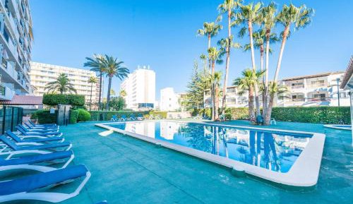 Apartment with Mountain View