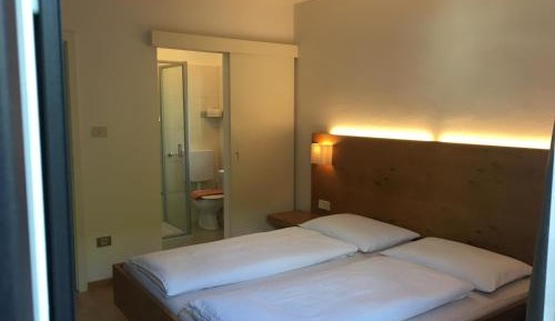 Apartment with Mountain View