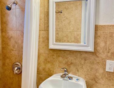 Queen Room - Non-Smoking