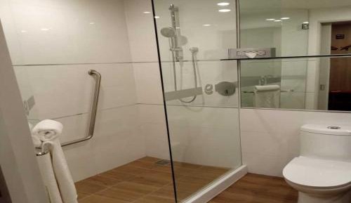 Queen Room - Mobility Access/Non-Smoking