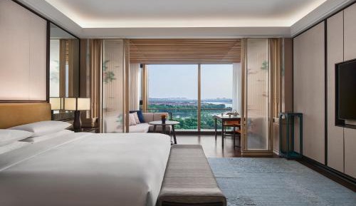 King Room with Lake View