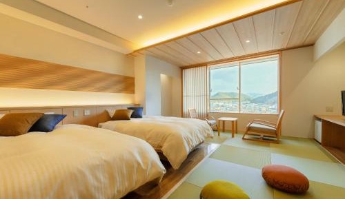 Superior Japanese-Style Room with Beds & Shower room