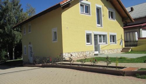 One-Bedroom Apartment with Terrace and Lake View