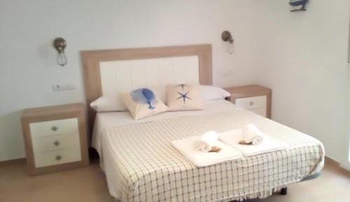 Deluxe Double Room with Side Sea View
