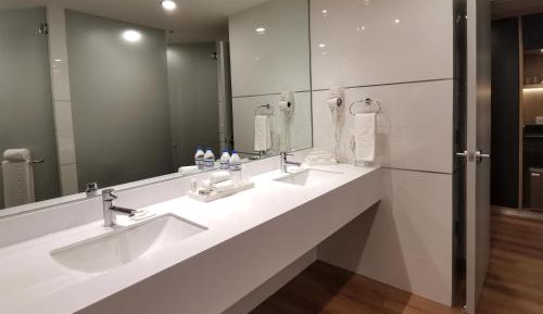 Junior King Suite - Non-Smoking