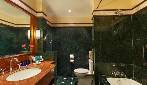 Premier Valley View Room