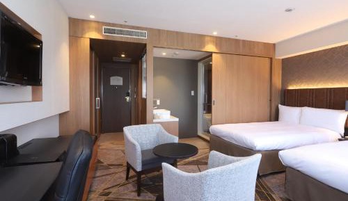 Premier Twin Room with City View - Non-Smoking