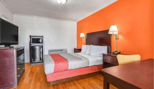 Queen Room - Non-Smoking