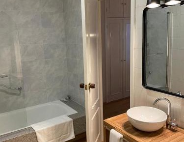 Twin Room with Private Bathroom