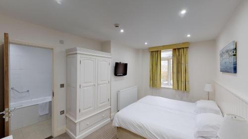 Classic Double or Twin Room