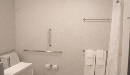 Standard King Room with Mobility Accessible Tub