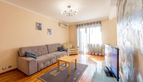 One-Bedroom Apartment - Triokhsviatytelska str. 3