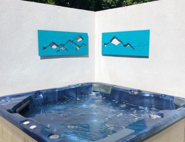 Deluxe King Suite with Outdoor Hot Tub - Adults Only