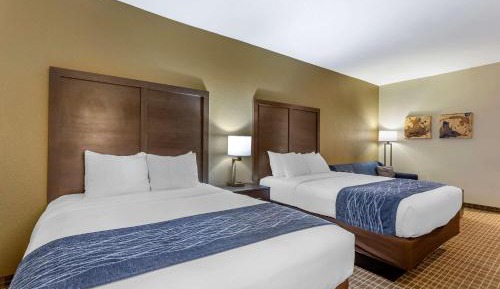 Queen Suite with Two Queen Beds and Sofa Bed - Non-Smoking