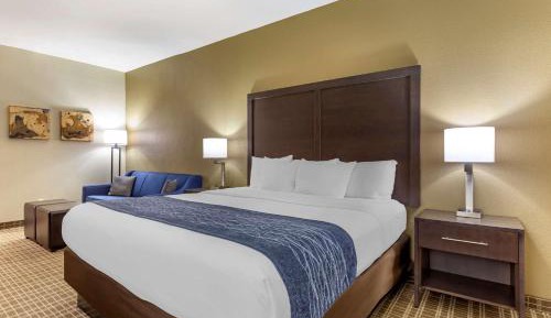 King Suite with Sofa Bed - Non-Smoking