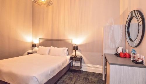 Queen Room