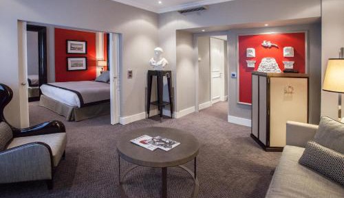 Suite with Courtyard View