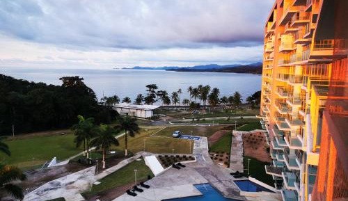 Family Room with Sea View