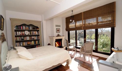 Suite with Whirlpool