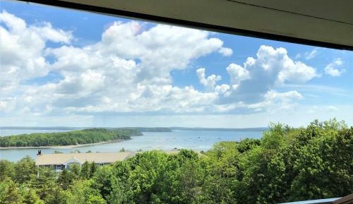 Premier King Room with Ocean View and Balcony, 1 King Bed (3rd/4th Floor NON-PET)