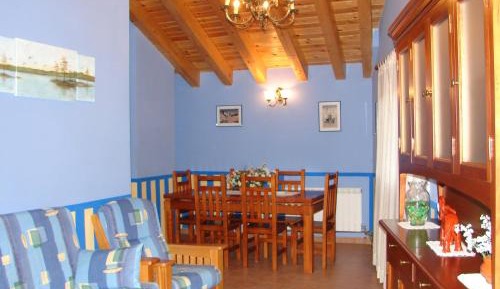 Three-Bedroom House (6 Adults)