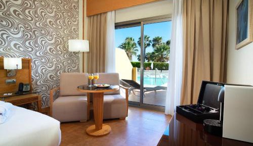 Double Room Swim Up (2 adults)