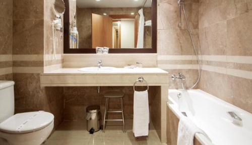 Triple Room ( 3 Adults) 