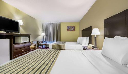 Queen Room with Two Queen Beds - Non-Smoking