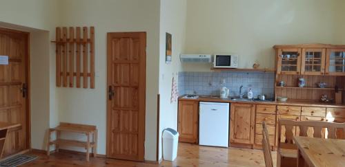 Studio (3 Adults)