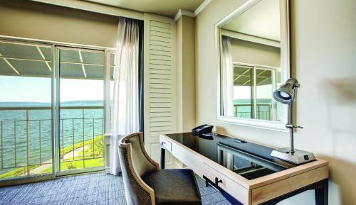 Standard King Room with Lake View