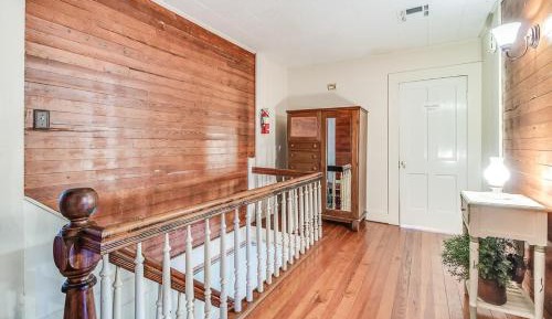 Quadruple Room with Private Bathroom