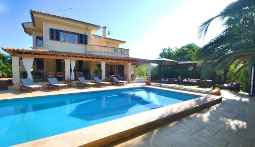 Four-Bedroom Holiday Home