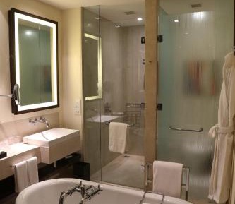 Premier Suite with one way airport transfers & Club Lounge access