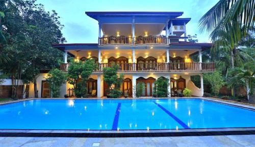 Deluxe Double Room - Pool View