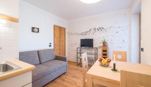 Apartment with Mountain View