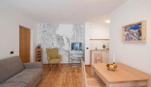 Apartment with Mountain View