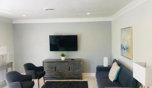 Apartment with Pool View 