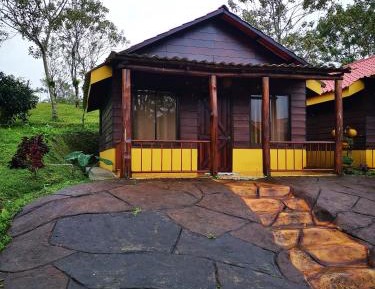 Quadruple Room with Private Bathroom