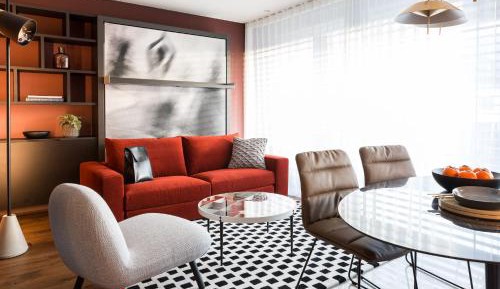 Deluxe One-Bedroom Apartment