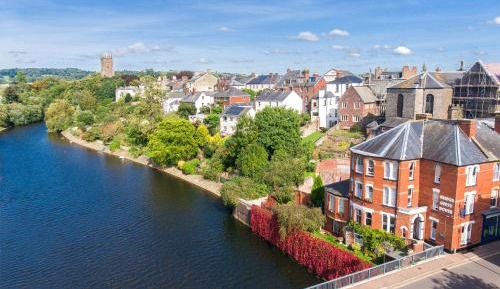 Single with Shared Bathroom and River View