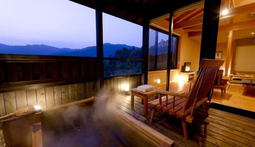 Deluxe Suite with Open-Air Bath