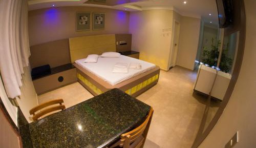 Superior Suite with Spa Bath