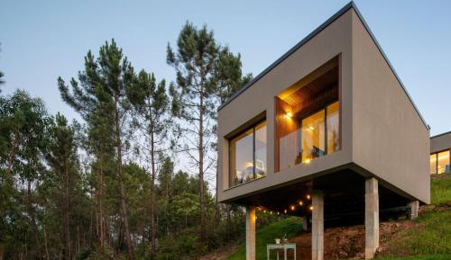 Apartment with Mountain View