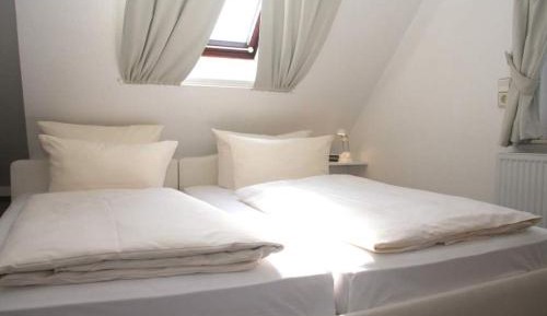 One-Bedroom Apartment with Balcony