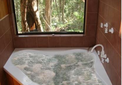 Chalet with Spa Bath