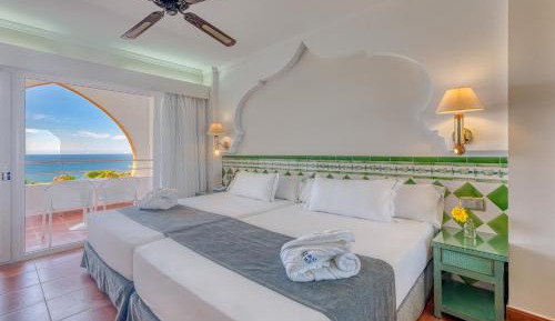 Standard Twin Room with Sea View