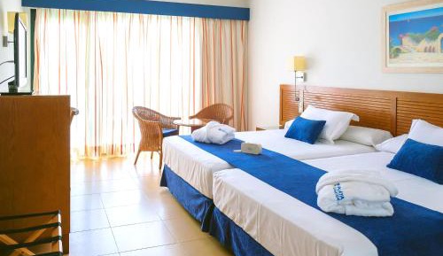 Double Room with Sea View (2 Adults + 1 Child)