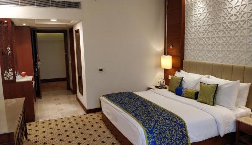 Club Room with 15% discount on spa, laundry and Happy Hours with 1+1 offer