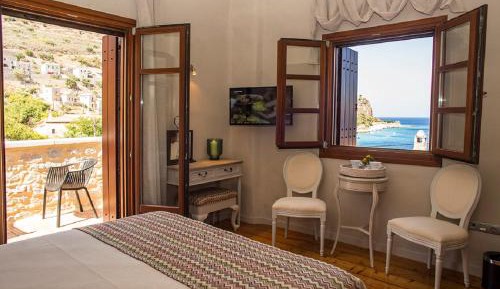 Deluxe Double Room with Balcony and Sea View