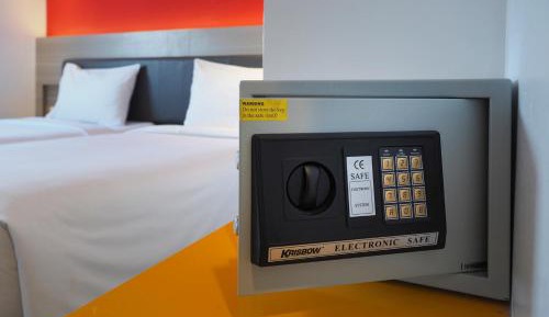 Smart Hollywood Room